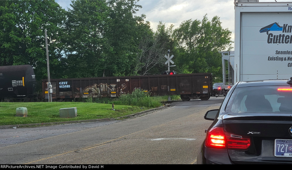 CSX 915681